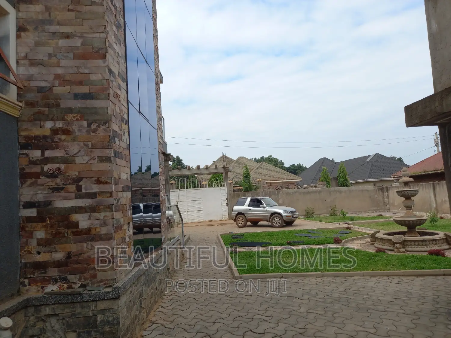 Furnished 6bdrm Duplex in Nakwero Nice, Kira for sale
