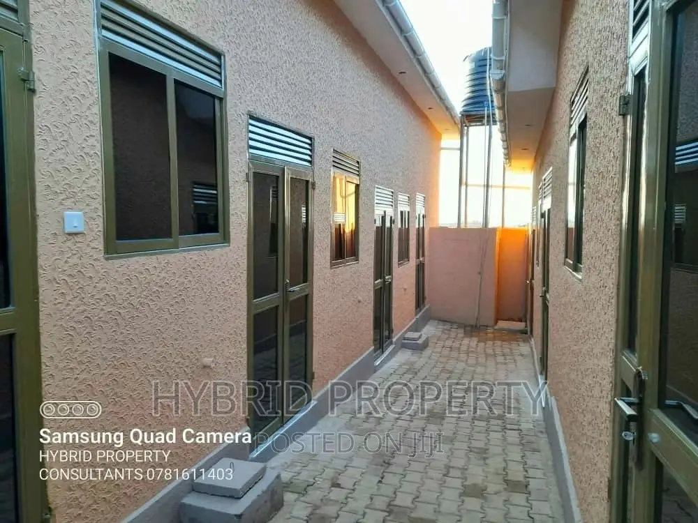 7bdrm Apartment in Kasubi~Kawaala Along, Rubaga for sale