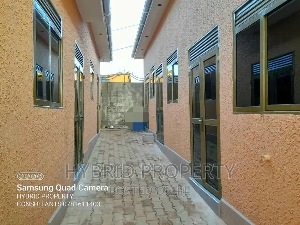7bdrm Apartment in Kasubi~Kawaala Along, Rubaga for sale
