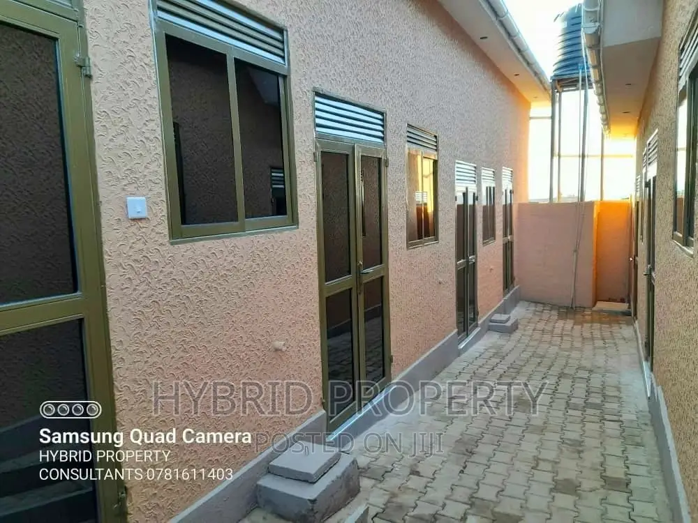 7bdrm Apartment in Kasubi~Kawaala Along, Rubaga for sale