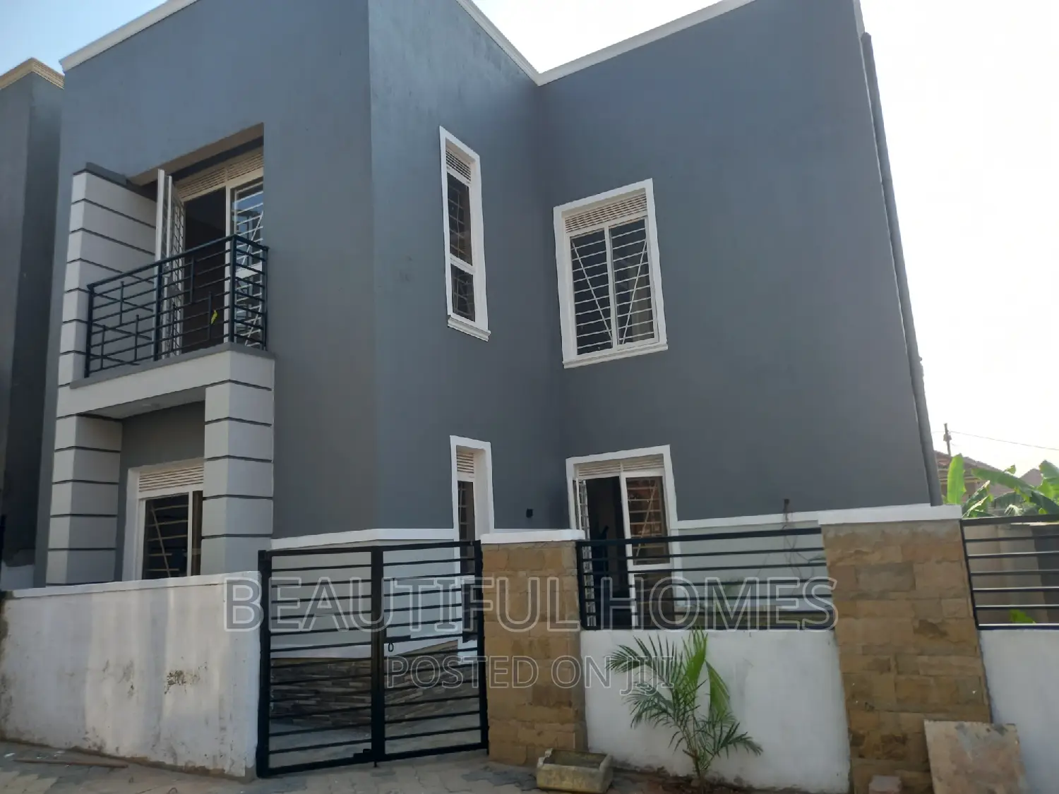 Furnished 4bdrm Duplex in Kira Tarmack, Central Division for sale