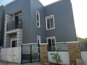 Furnished 4bdrm Duplex in Kira Tarmack, Central Division for sale