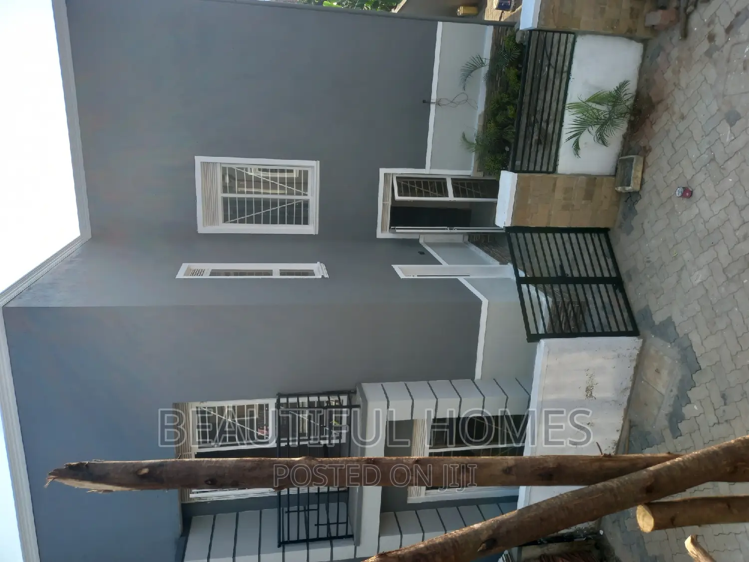 Furnished 4bdrm Duplex in Kira Tarmack, Central Division for sale