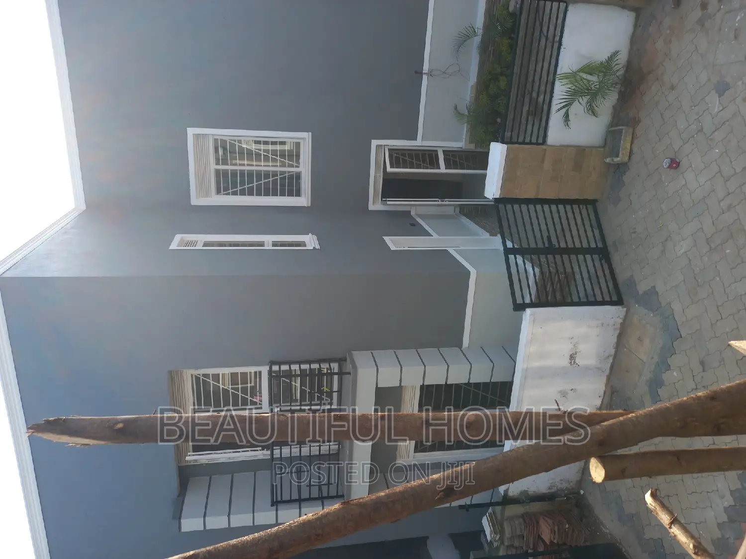 Furnished 4bdrm Duplex in Kira Tarmack, Central Division for sale