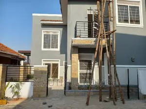 Furnished 4bdrm Duplex in Kira Mamerito for sale