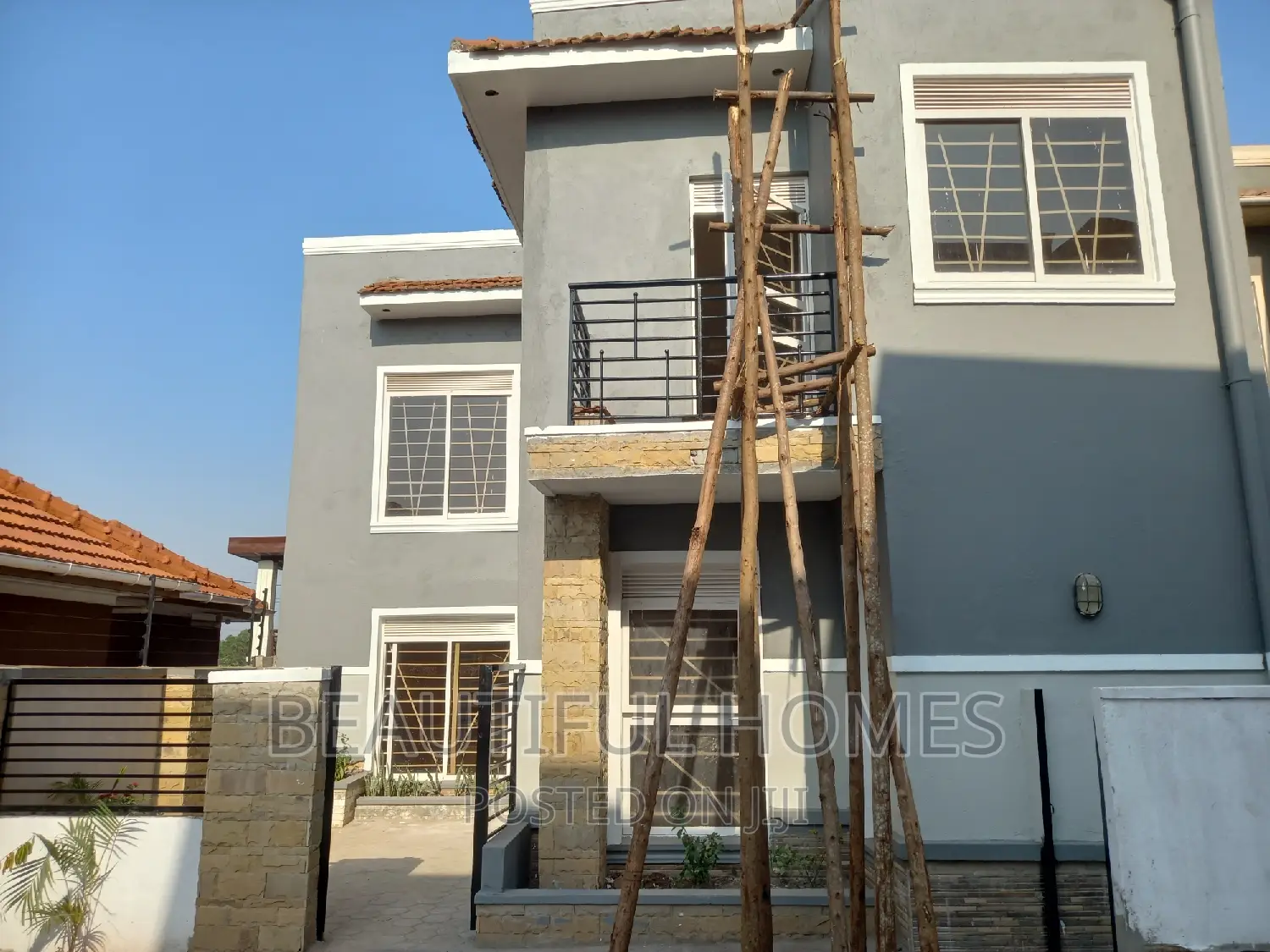 Furnished 4bdrm Maisonette in Kira 1 for sale