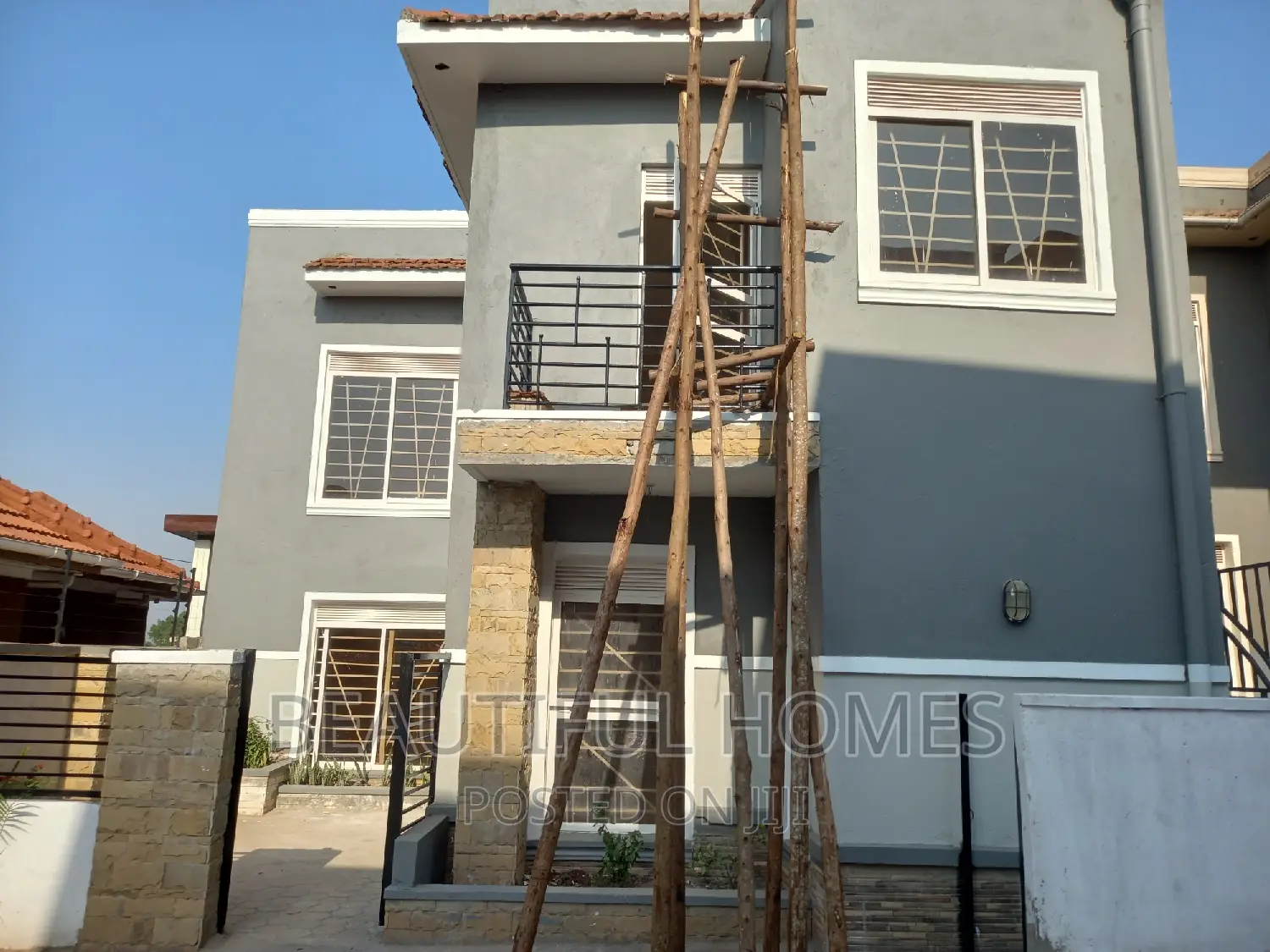 Furnished 4bdrm Maisonette in Kira 1 for sale