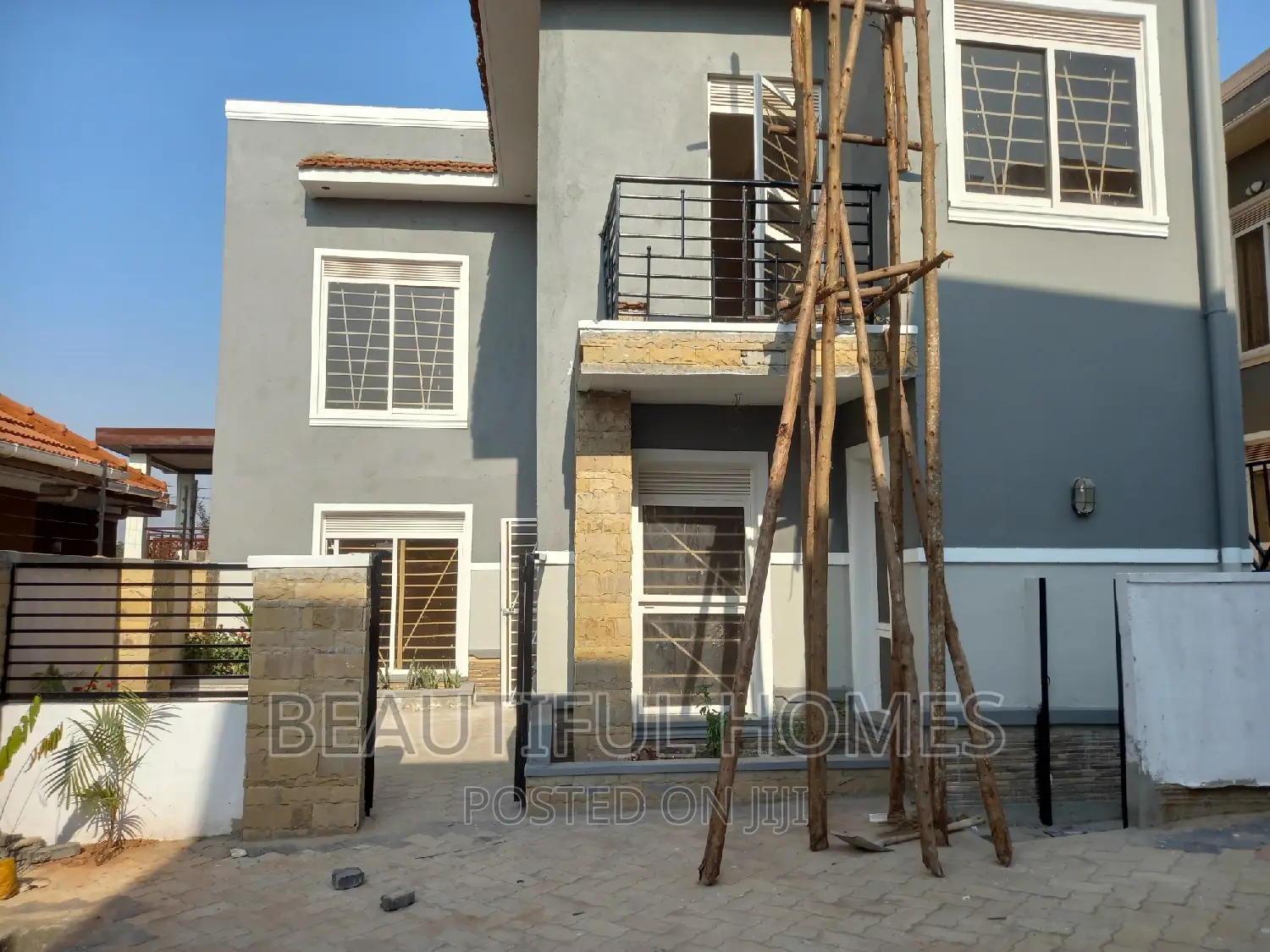 Furnished 4bdrm Maisonette in Kira 1 for sale