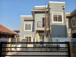 Furnished 4bdrm Villa in Kira Tarmacked Gated for sale