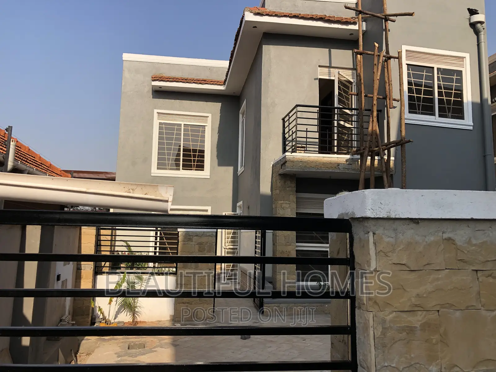 Furnished 4bdrm Villa in Kira, Nakawa for sale