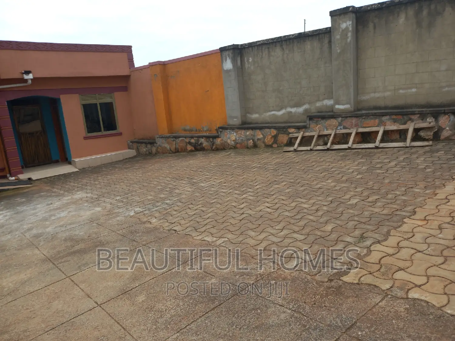 Furnished 4bdrm Maisonette in Nakwero, Kira for sale