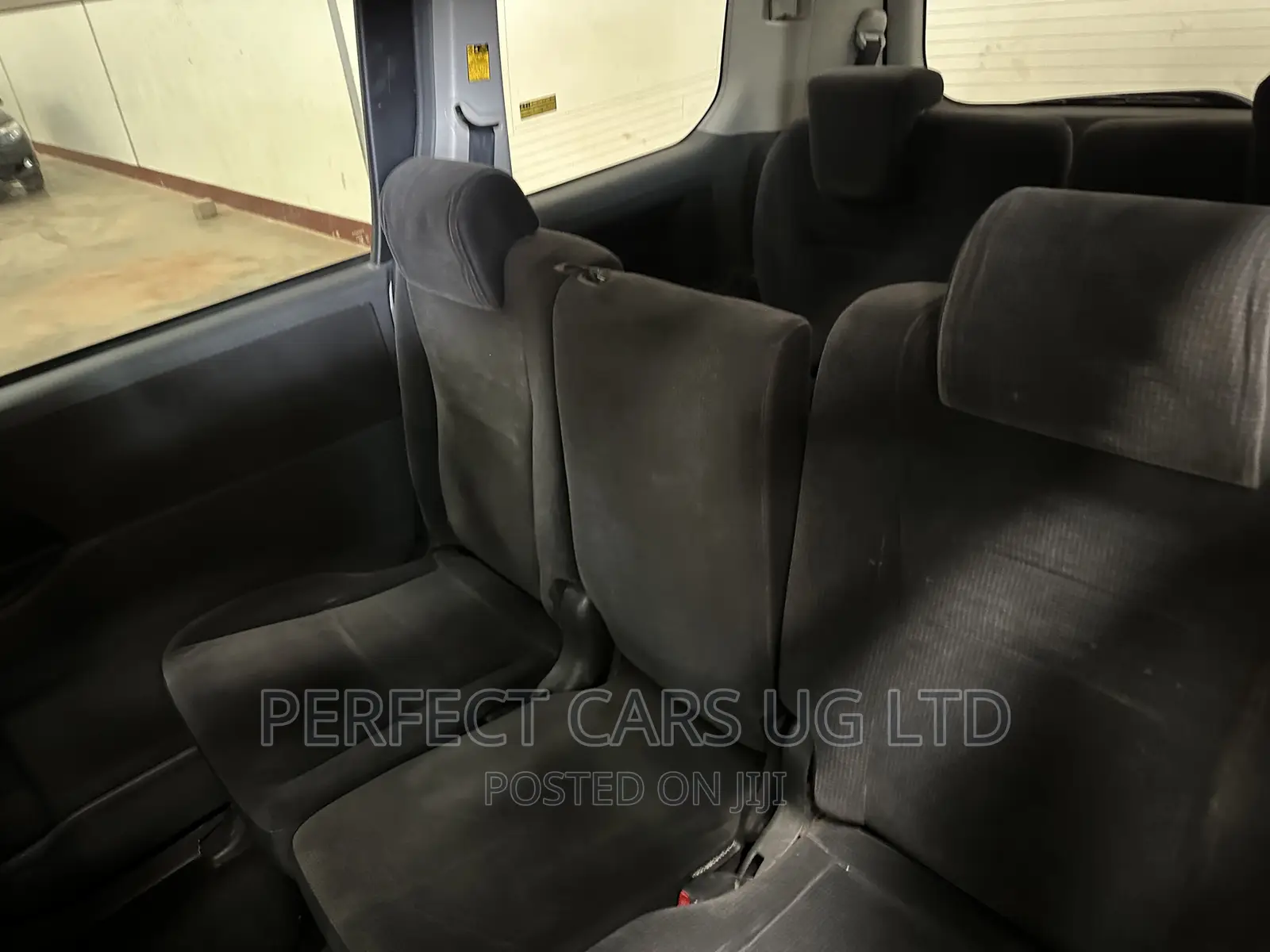 Toyota Noah 2.0 143hp AWD (7 Seater) 2008 Silver
