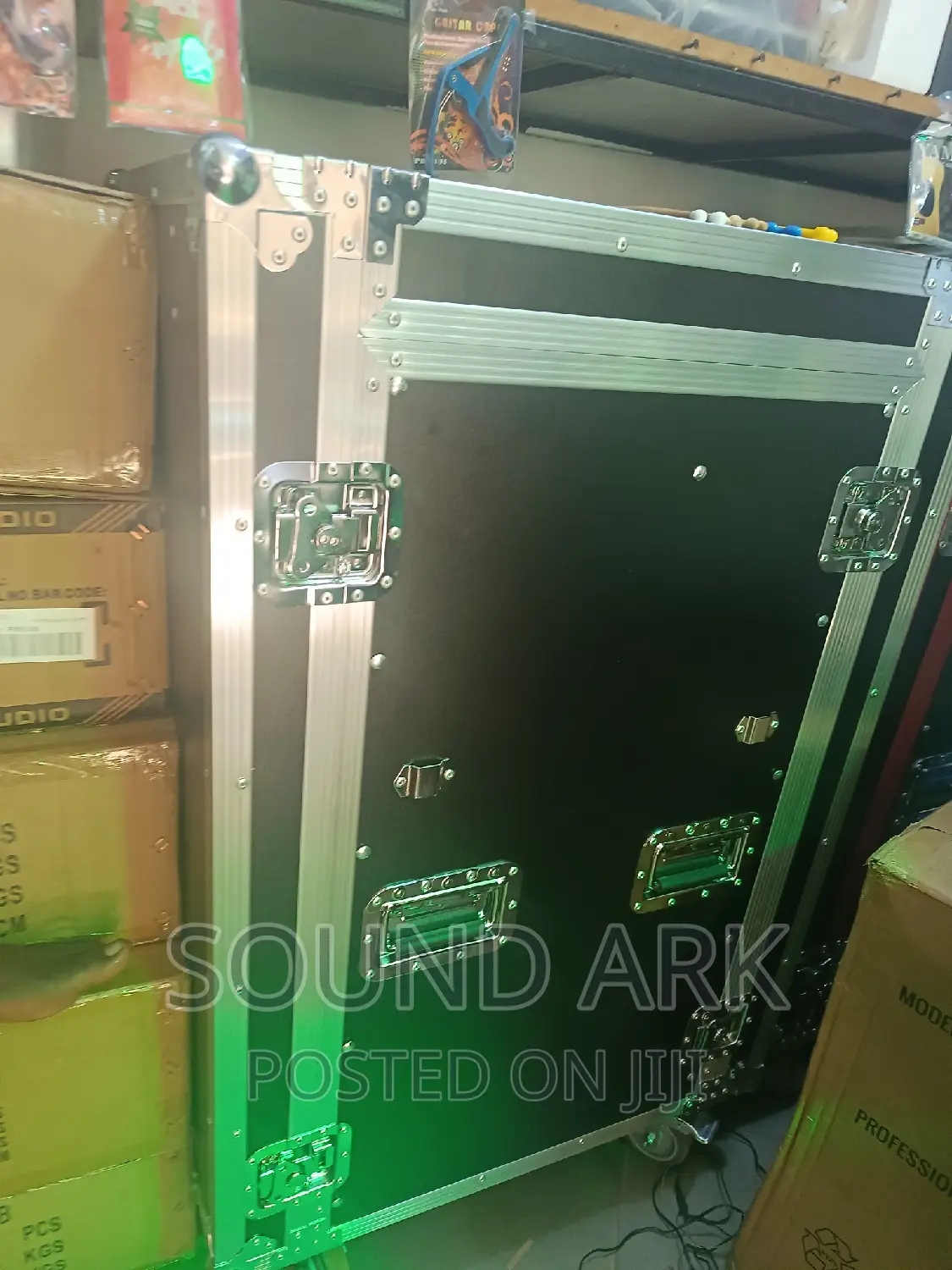 Flight Case or DJ Rack 16U