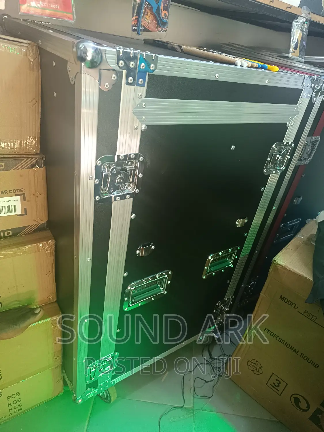 Flight Case or DJ Rack 16U