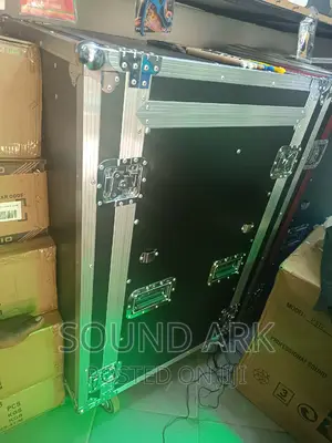 Flight Case or DJ Rack 16U