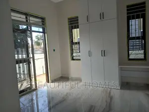 Furnished 6bdrm Mansion in Kira Rich Estate for sale