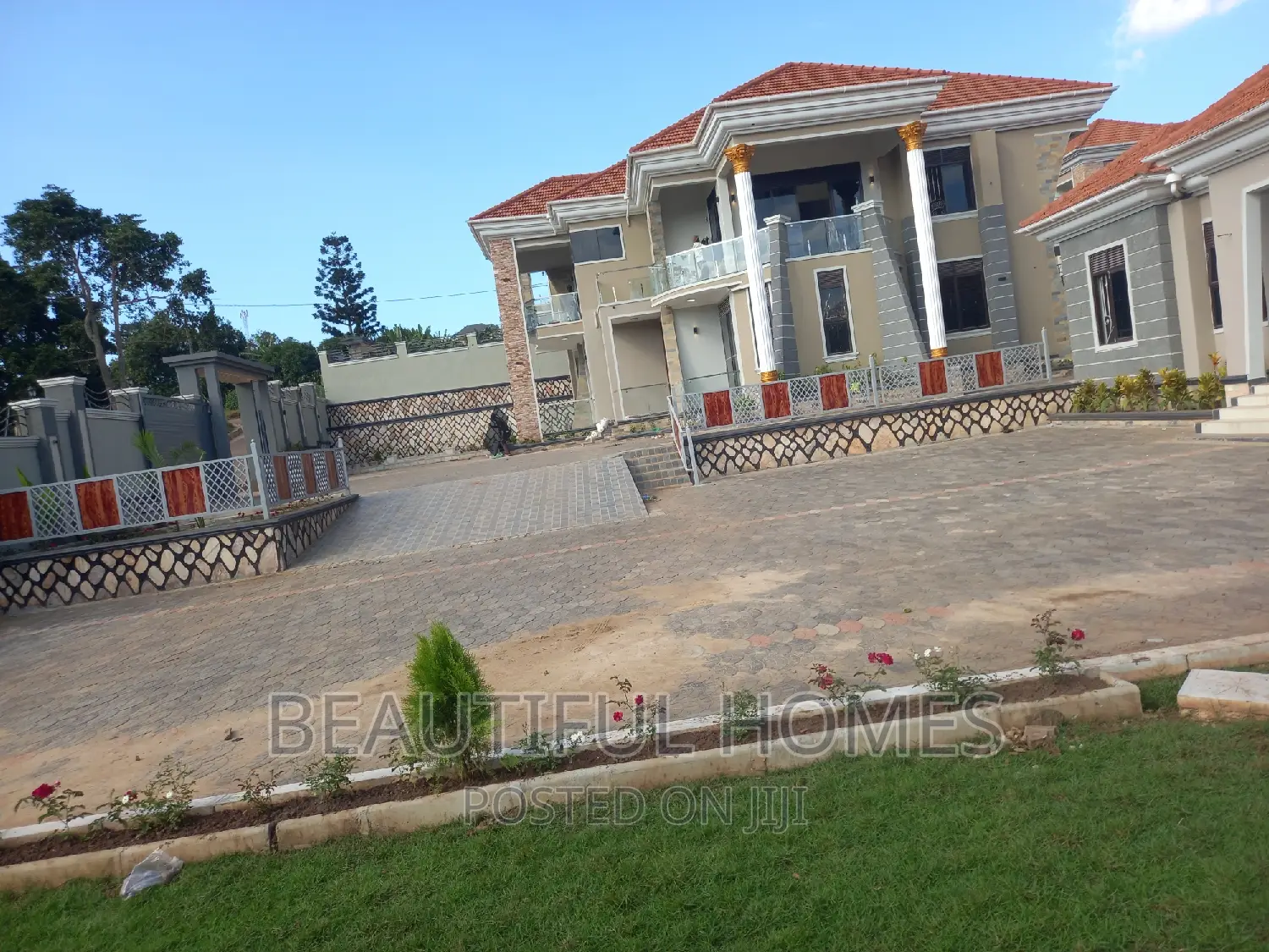 Furnished 6bdrm House in Kira for sale