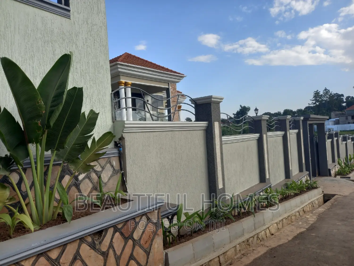 Furnished 6bdrm House in Kira for sale
