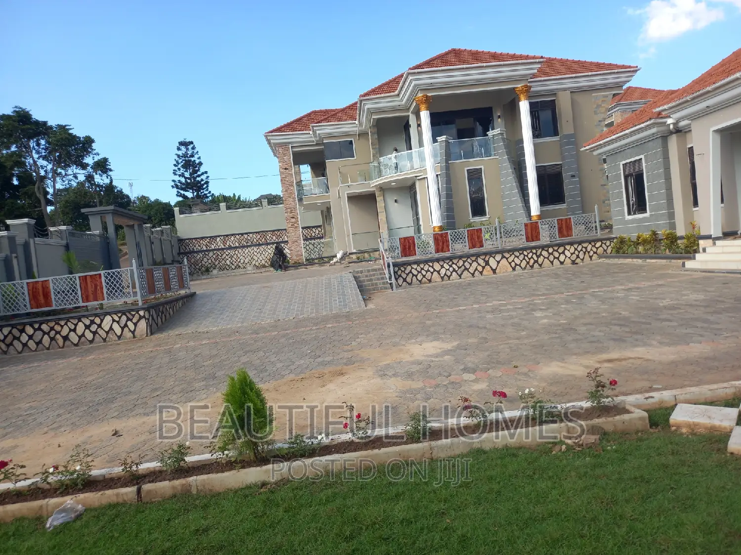 Furnished 6bdrm Mansion in Kira, Nakawa for sale