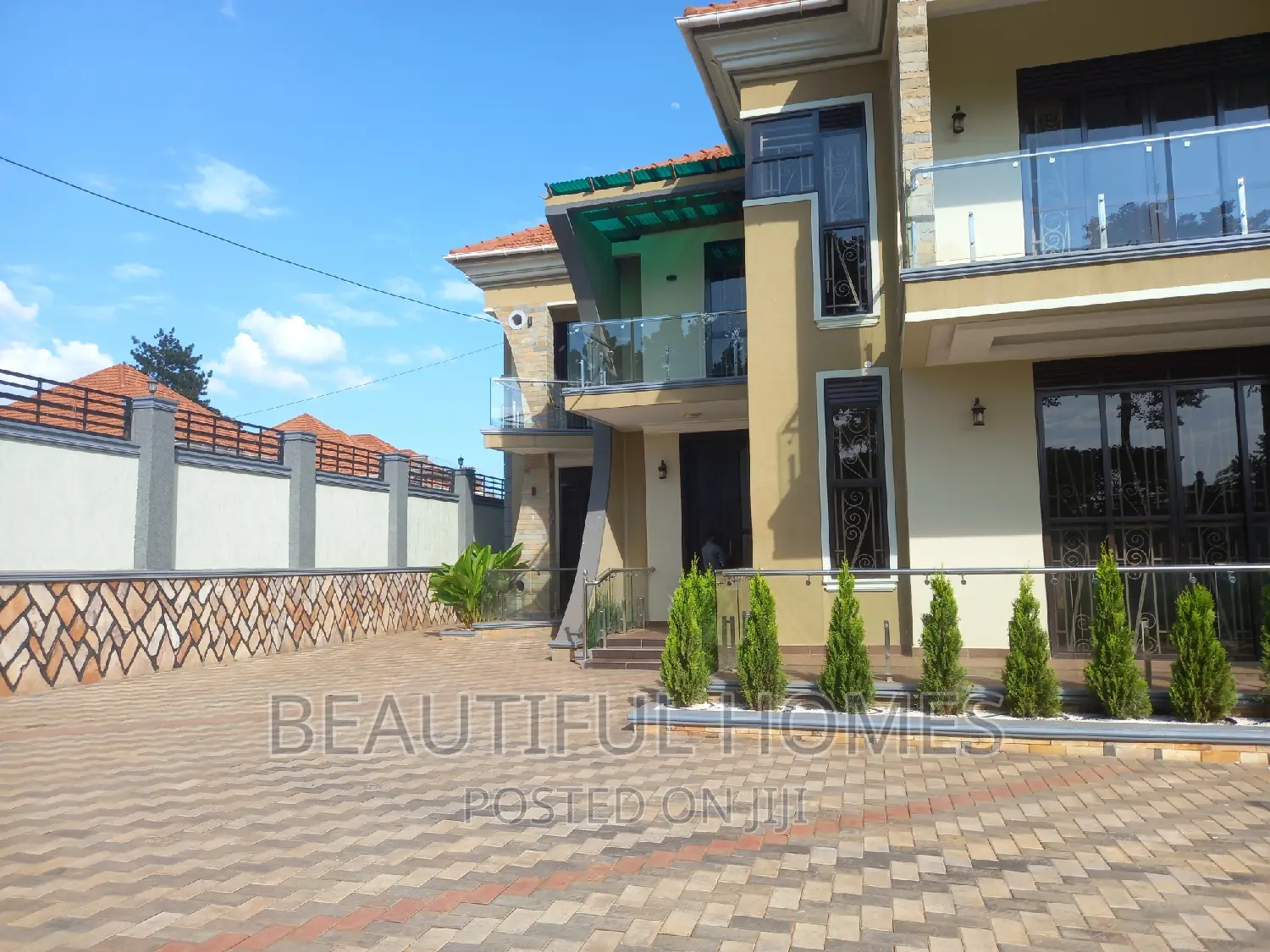 Furnished 6bdrm Mansion in Kira, Nakawa for sale