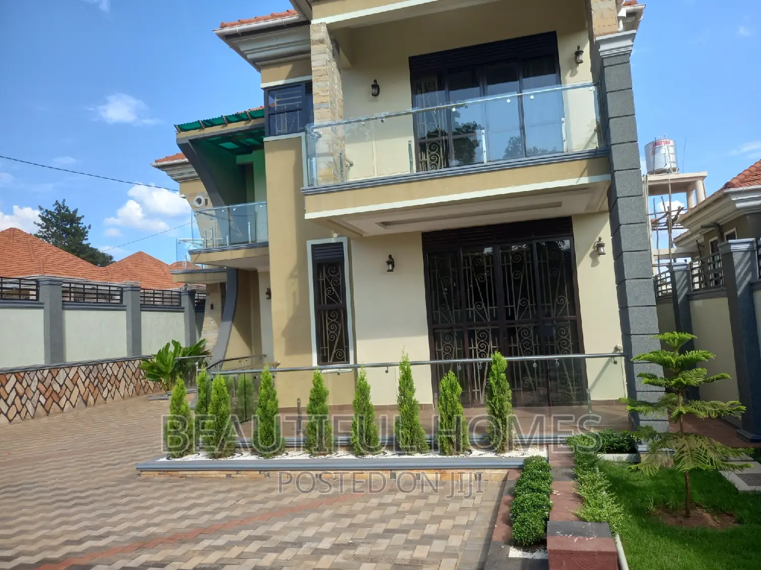Furnished 6bdrm Mansion in Kira Ministers for sale