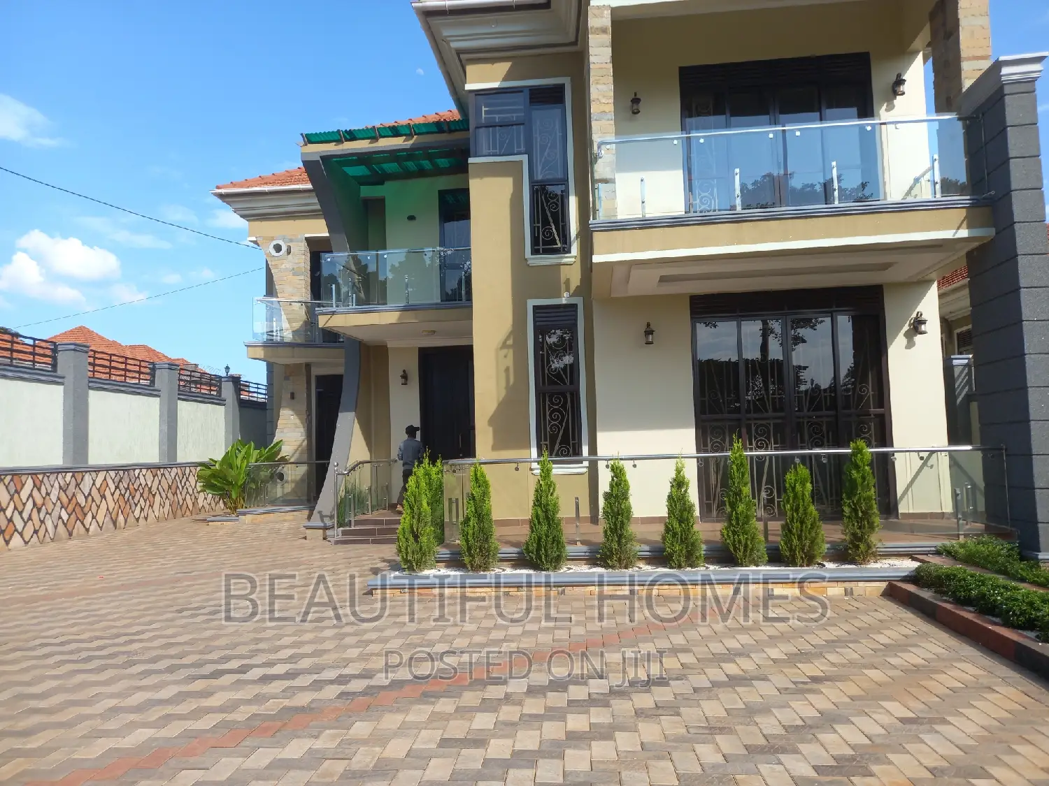 Furnished 6bdrm Mansion in Kira Ministers for sale