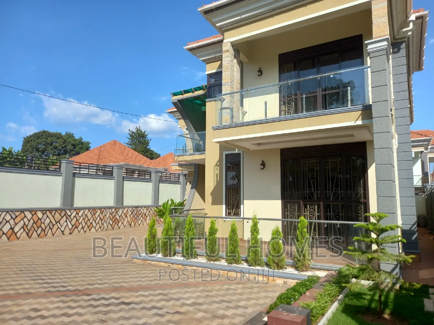 Furnished 6bdrm House in Kira Tarmack Close for sale