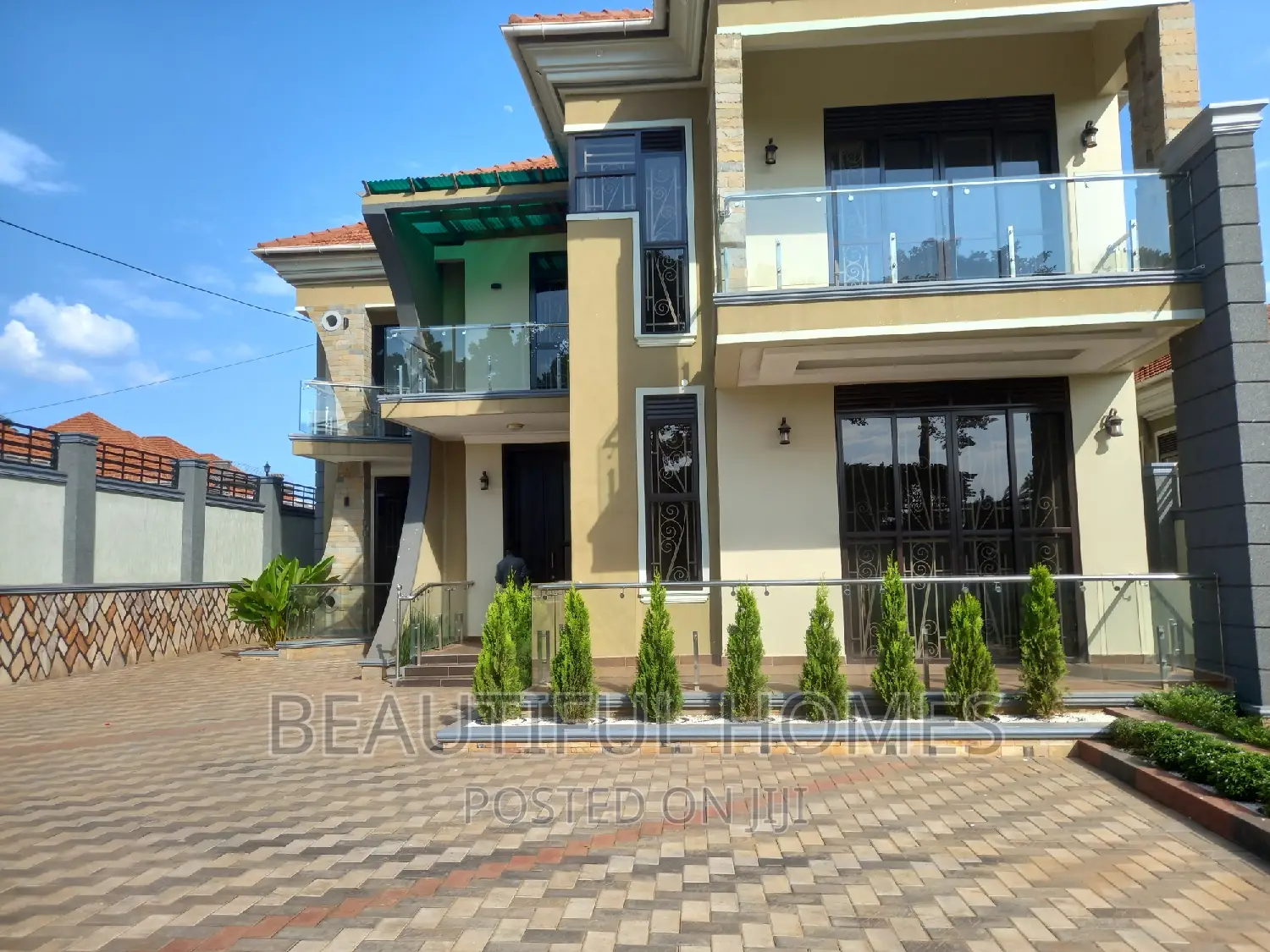 Furnished 6bdrm House in Kira Tarmack Close for sale