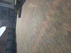 Furnished 6bdrm Mansion in Kira for sale