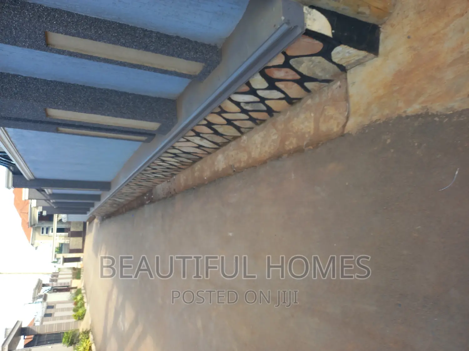 Furnished 6bdrm Mansion in Kira for sale