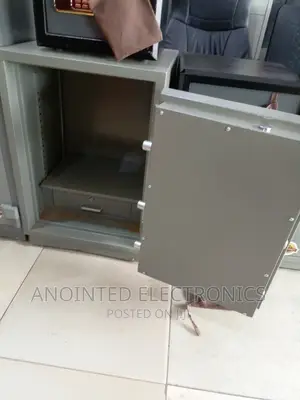 Safe Cash Box