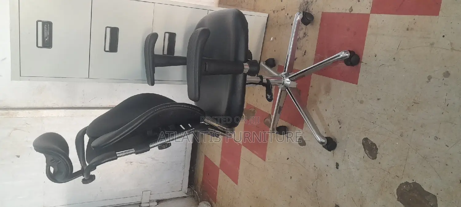 Ergonomic Original Leather Chair With Movable Arm S