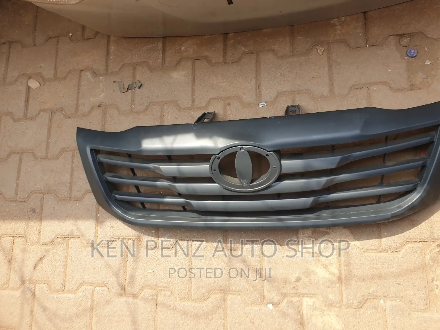 Grill Hillux Vigo Super ( 2012)