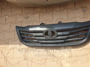 Grill Hillux Vigo Super ( 2012)