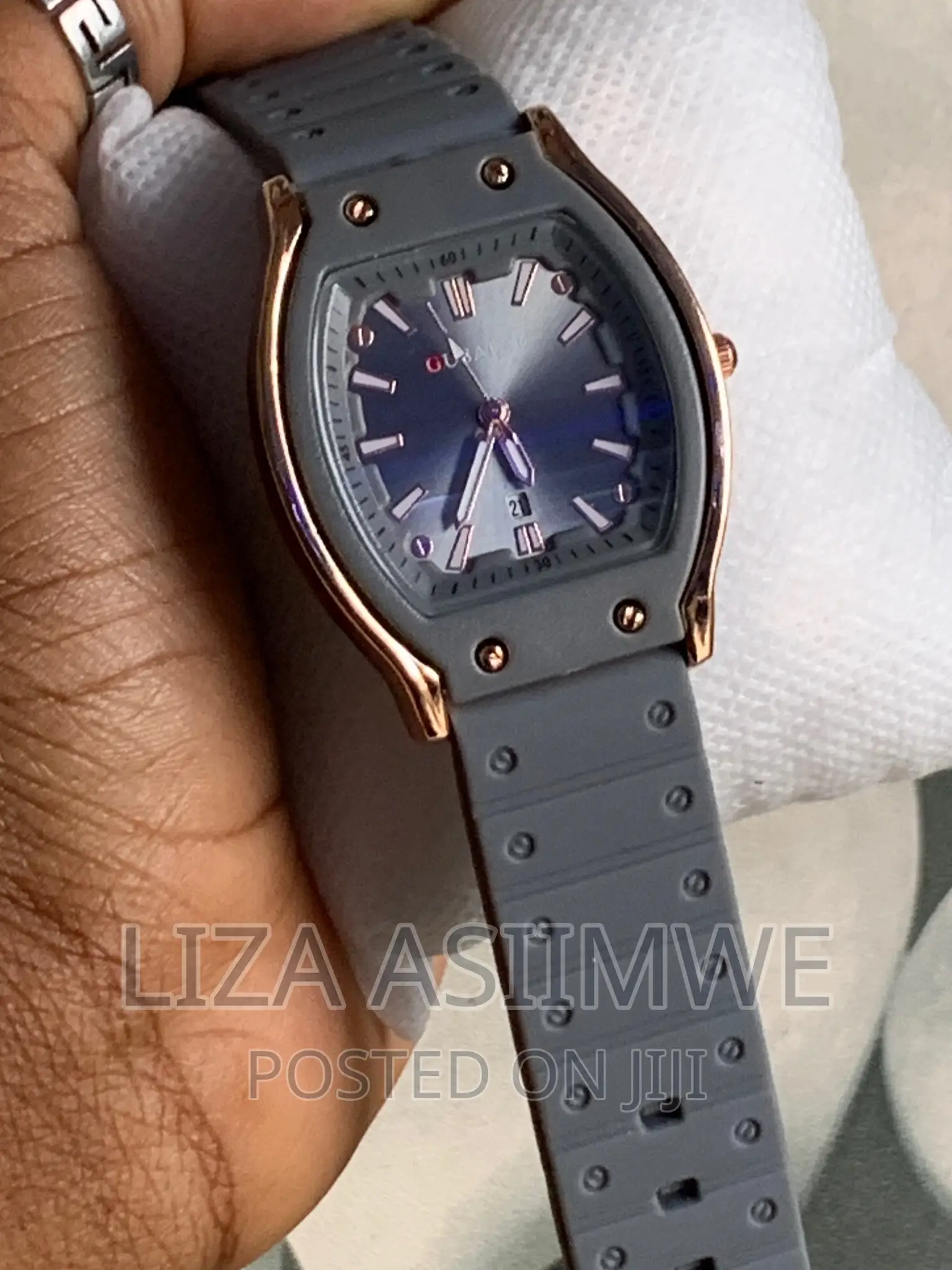 Simple and Classy Watches Available at a Good Price