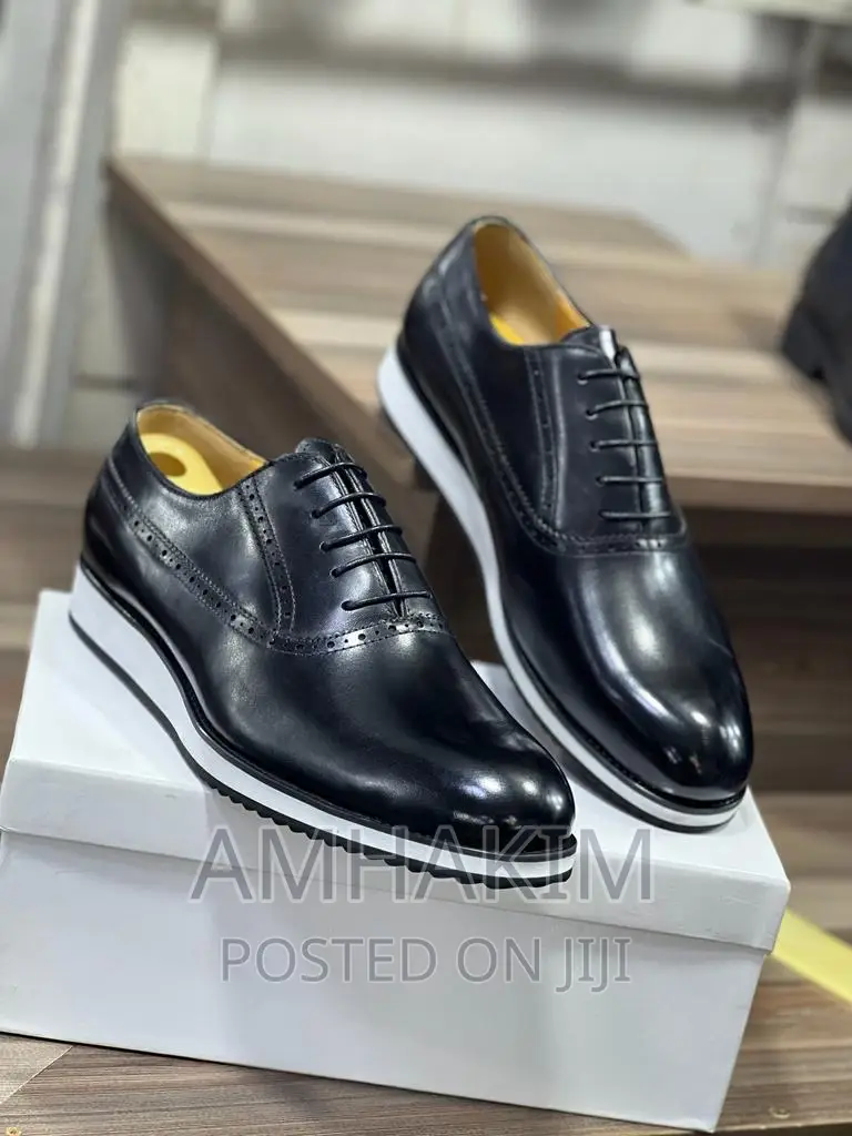 Classic Men Oxfords in Stock