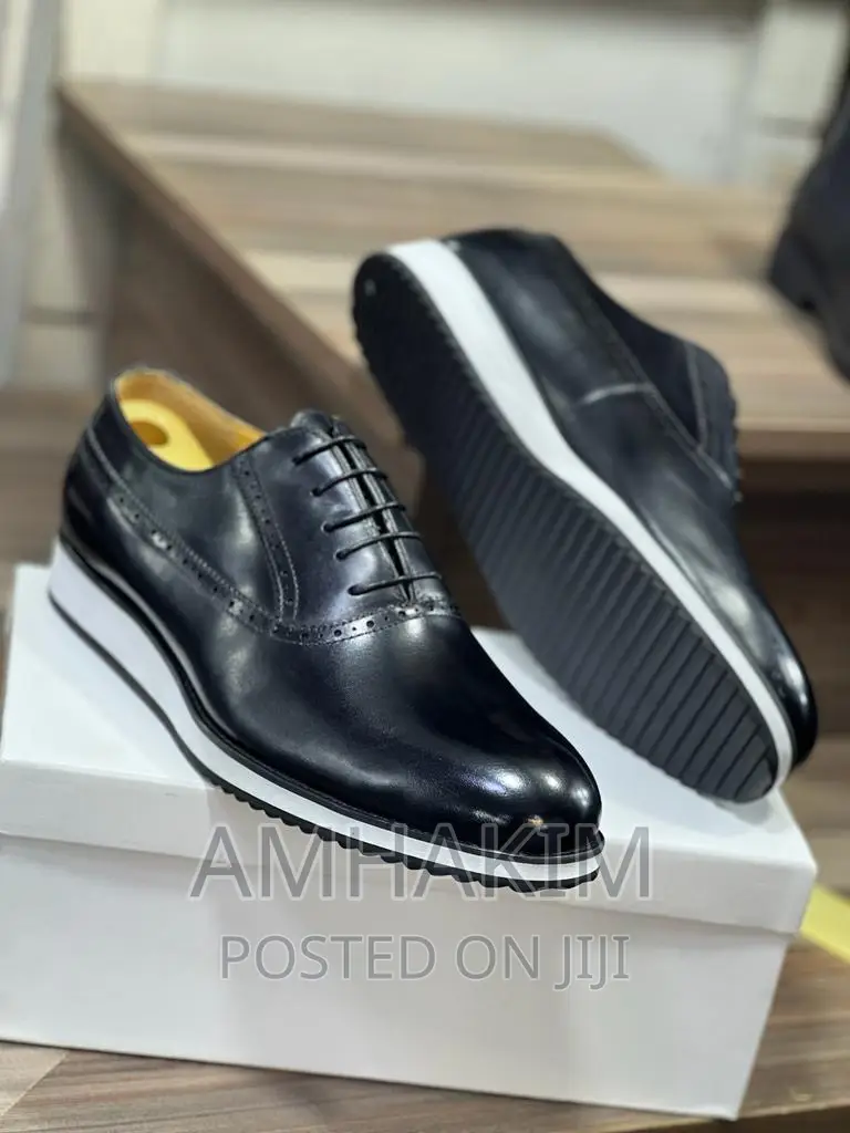 Classic Men Oxfords in Stock