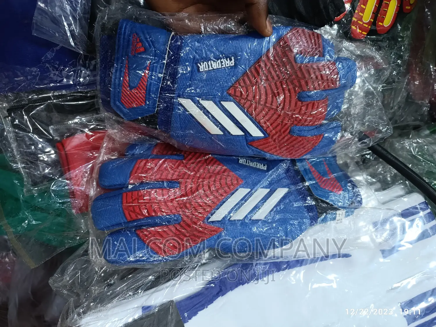 Goal Keeper Gloves.