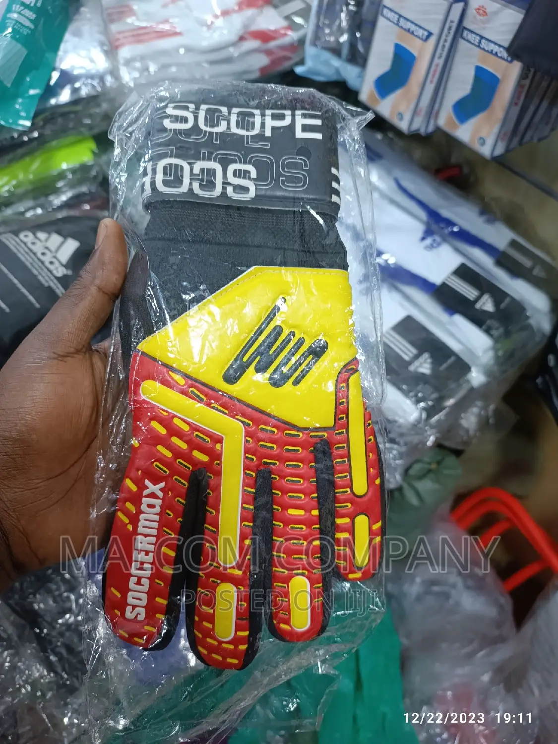 Soccer Max Goal Keeper Hand Gloves
