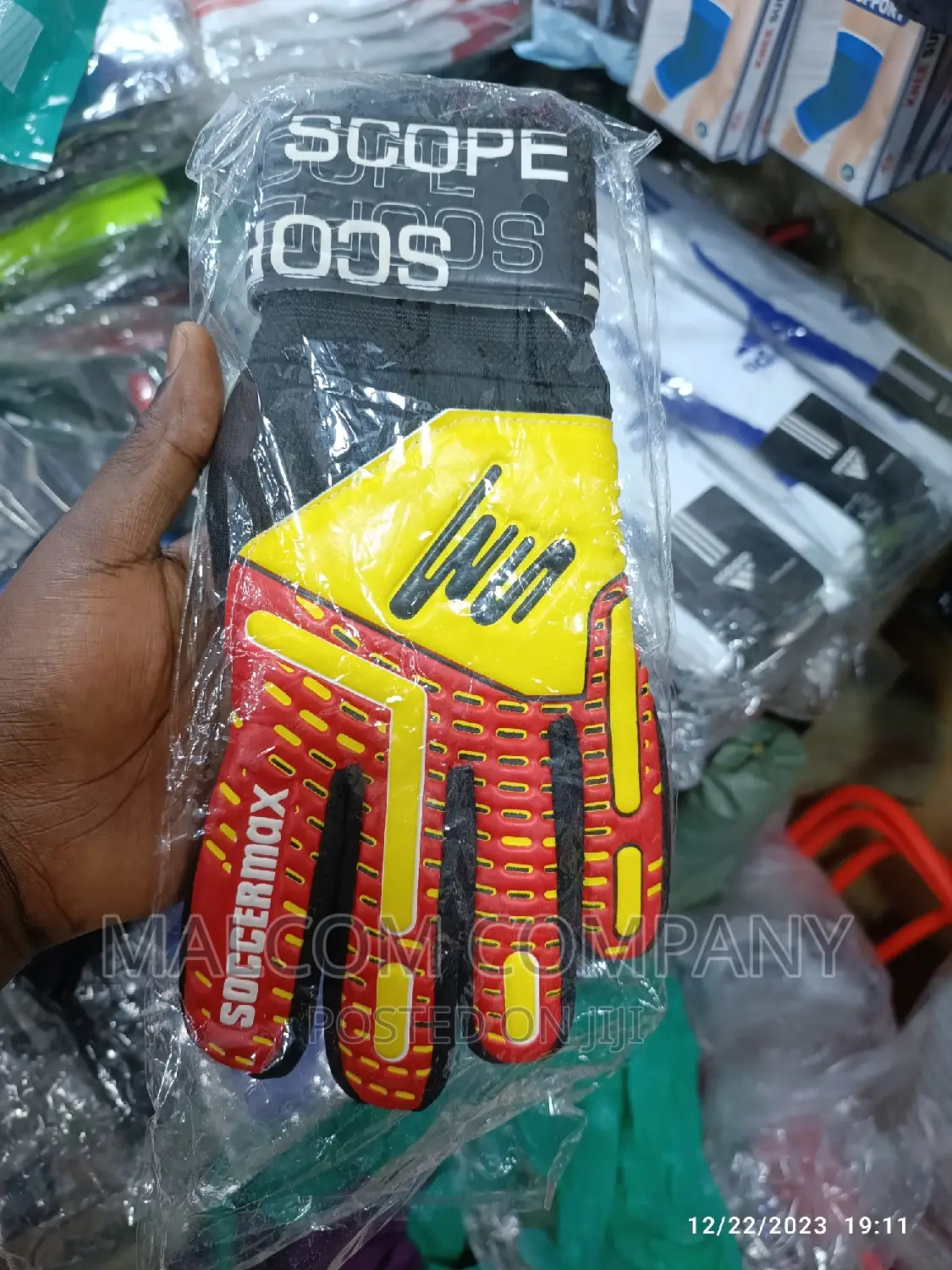 Soccer Max Goal Keeper Hand Gloves