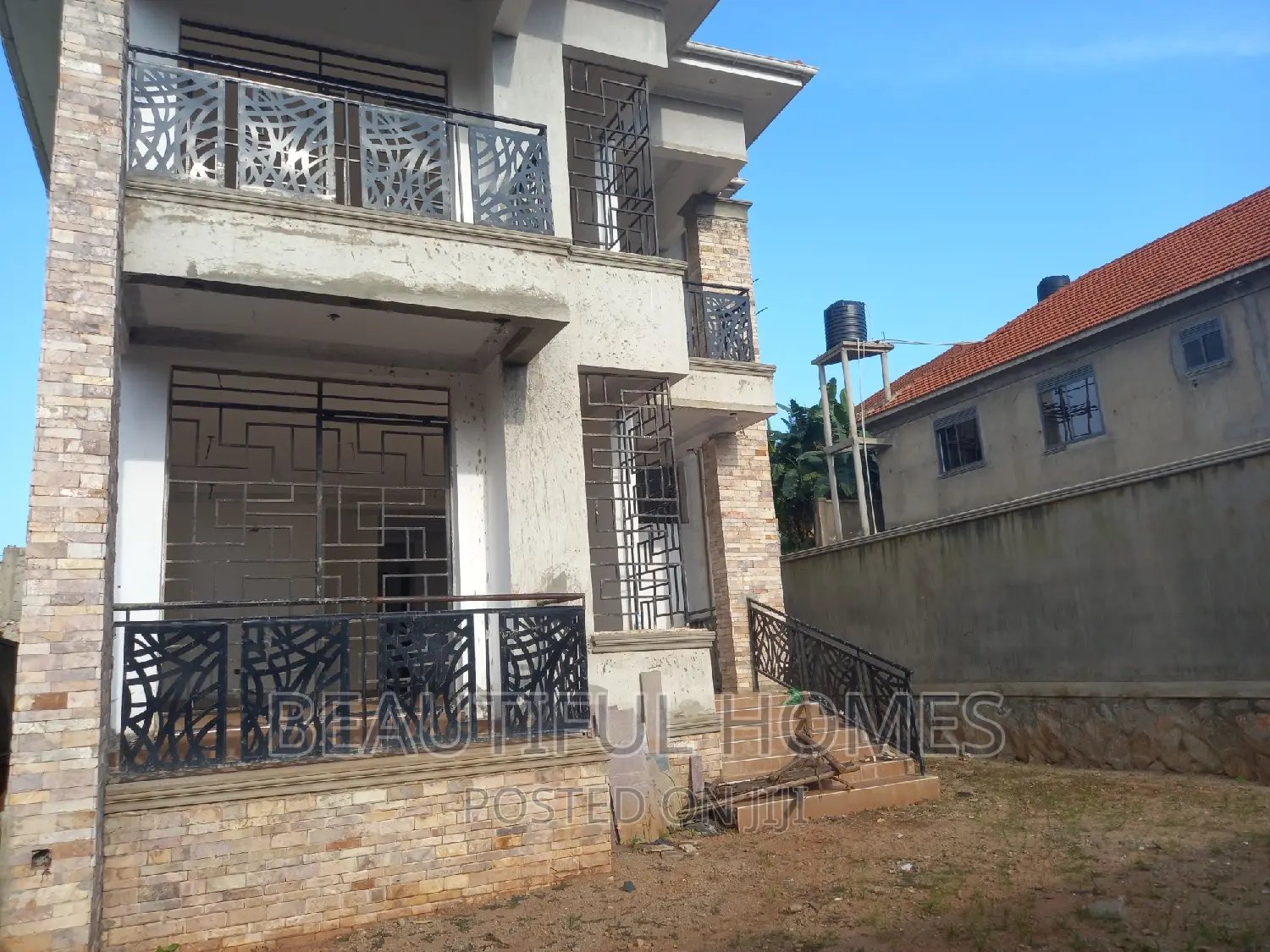 Furnished 4bdrm Duplex in Kira Mamerito Road for sale