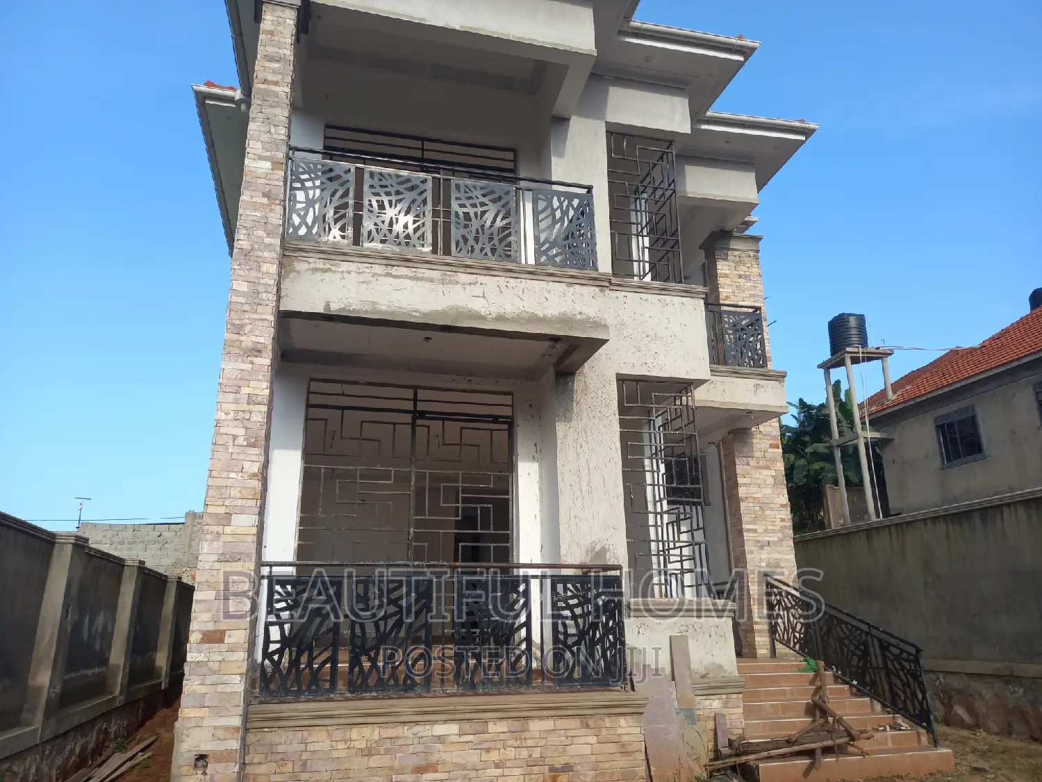 Furnished 4bdrm Duplex in Kira Mamerito Road for sale