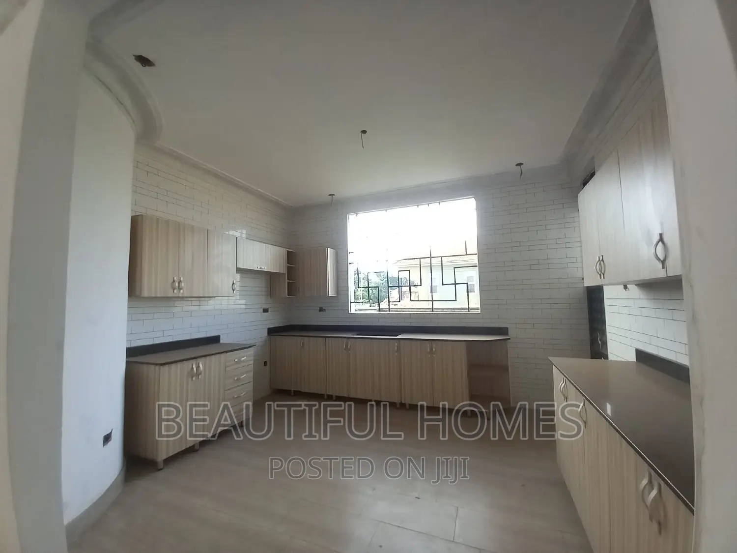 Furnished 4bdrm Duplex in Kira Mamerito Road for sale