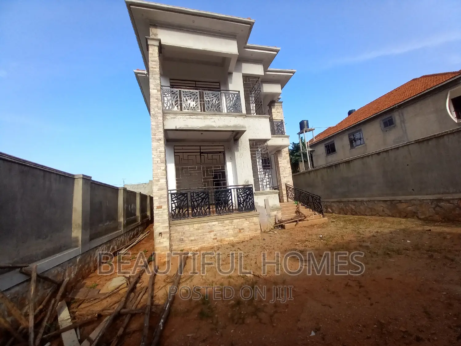 Furnished 4bdrm Duplex in Kira Mamerito Road for sale