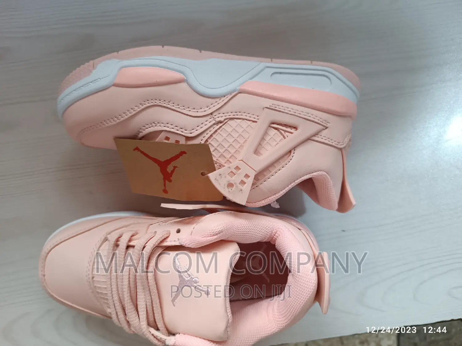 Girl's Sneaker Shoes.