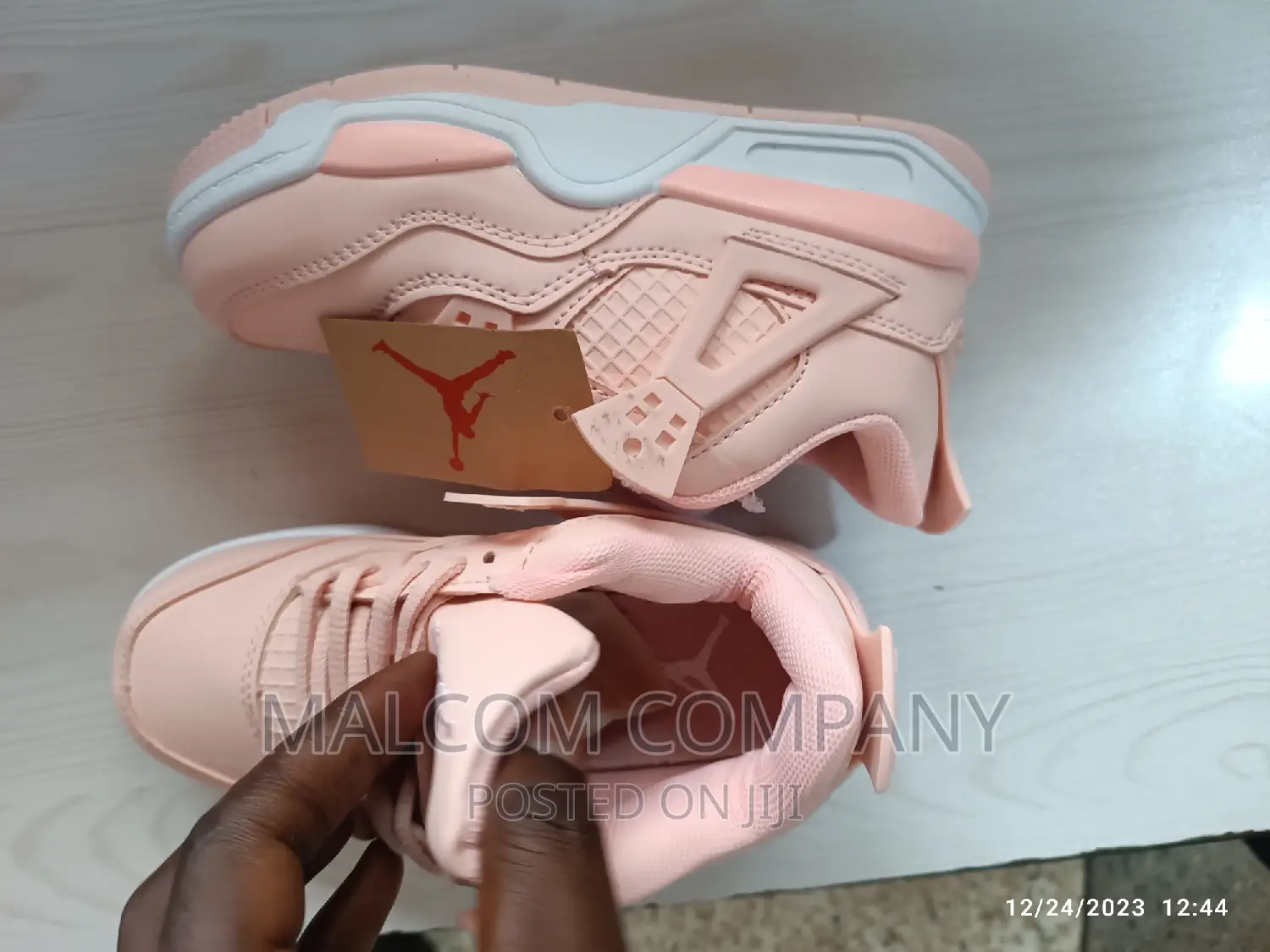 Girl's Sneaker Shoes.