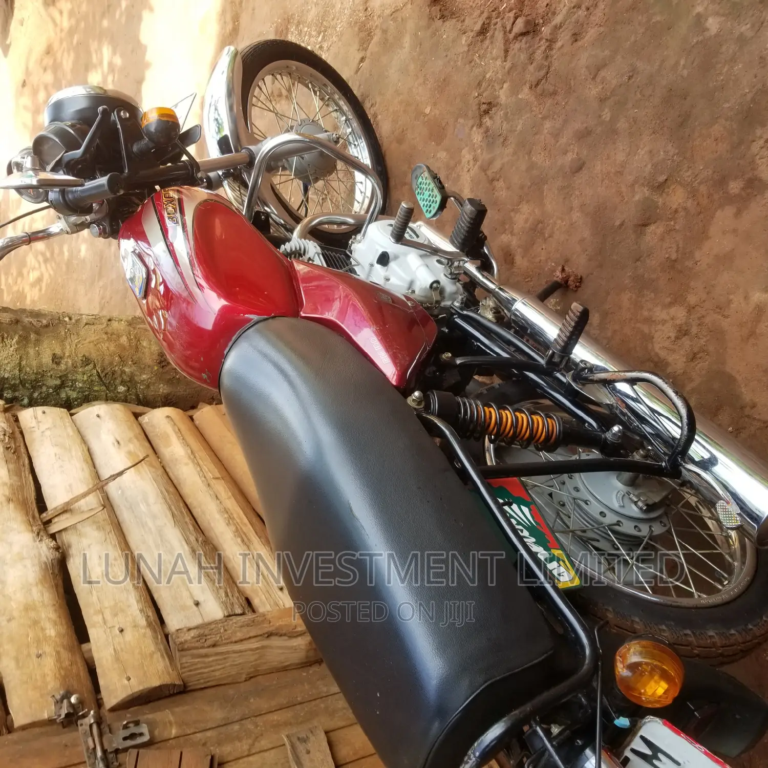 Bajaj Boxer 100 2022 Red