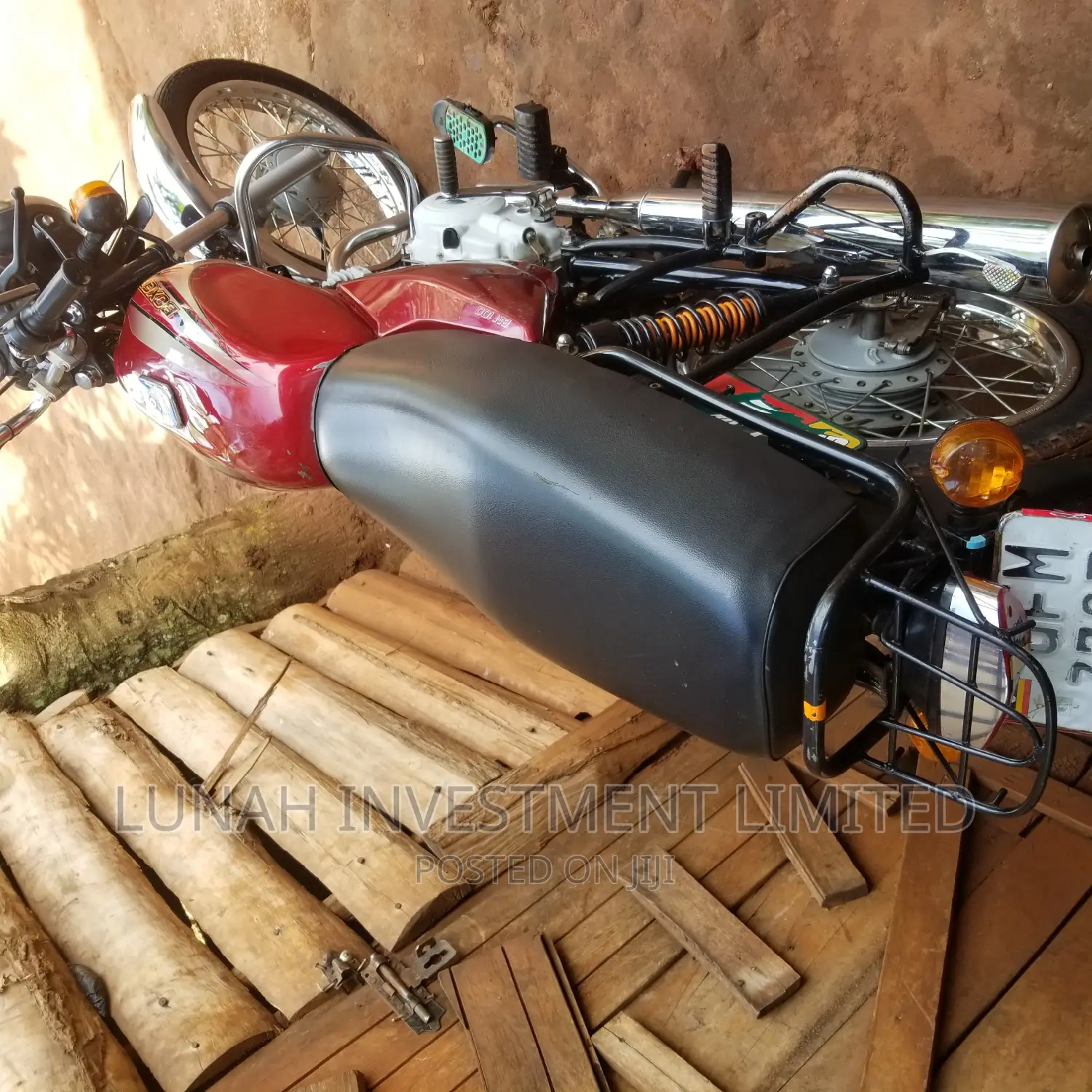 Bajaj Boxer 100 2022 Red