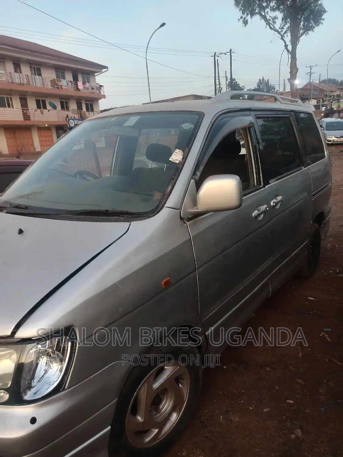 Toyota Noah 2003 Silver