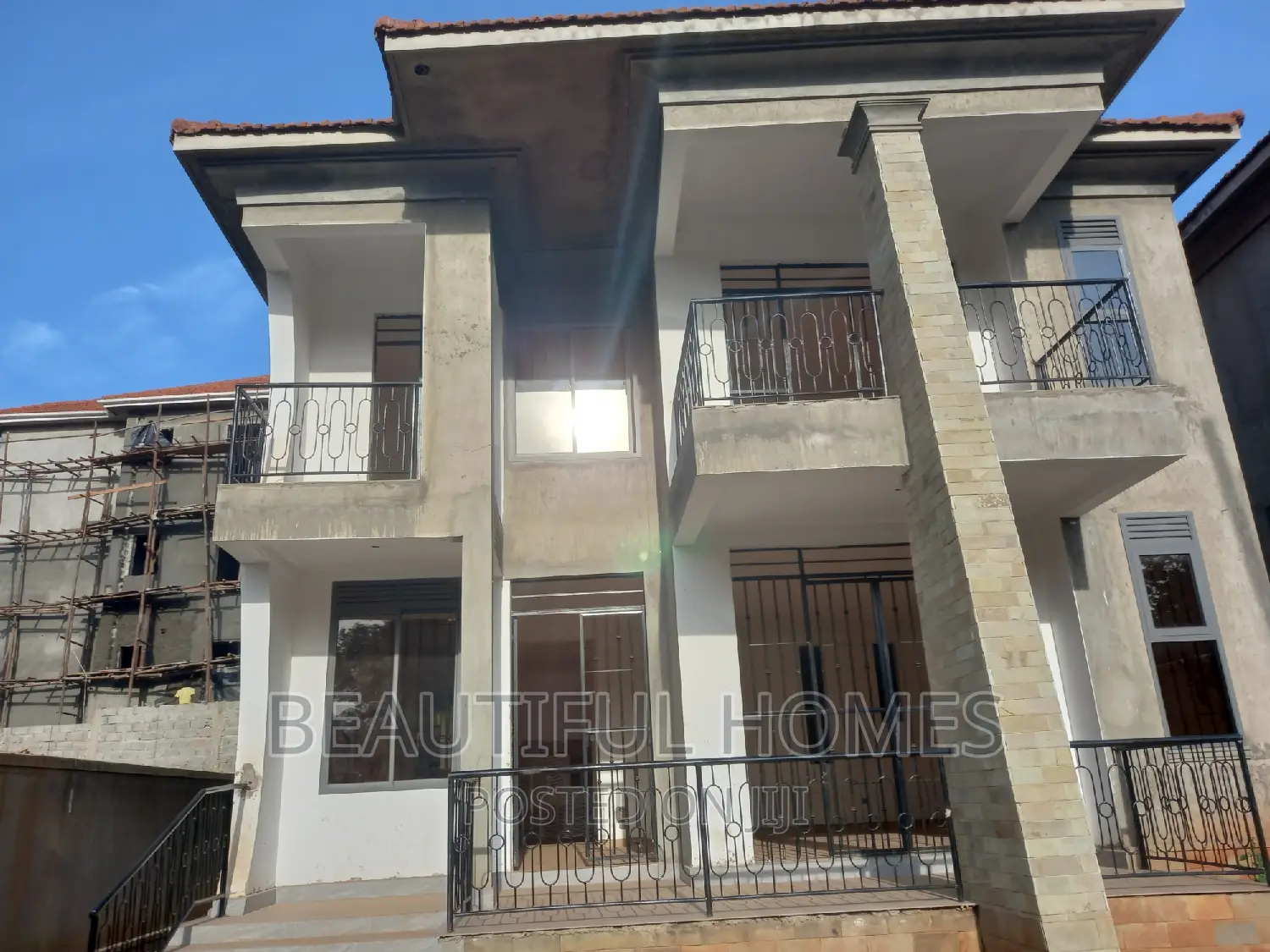 Furnished 4bdrm Duplex in Kira for sale